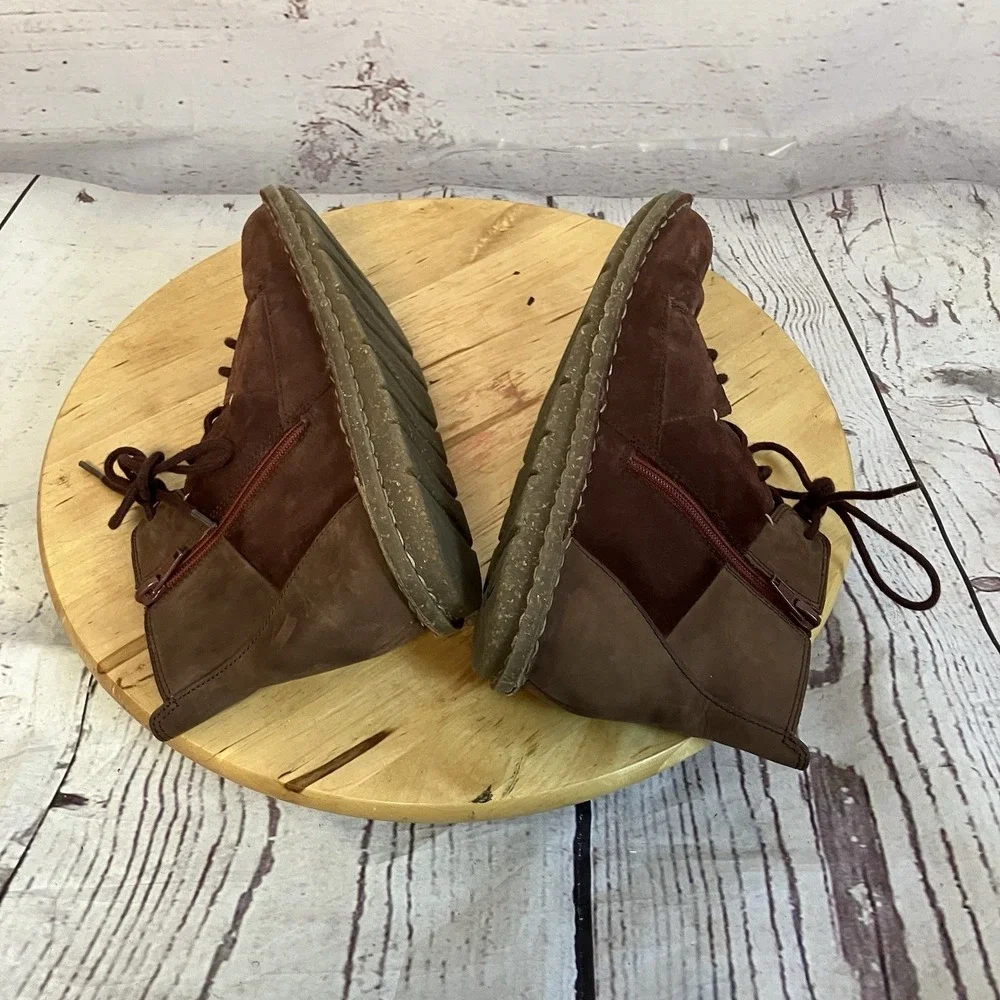 Clarks‎ Boots Womens Sz 7 Tamitha Key brown suede and leather lace-up ankle
